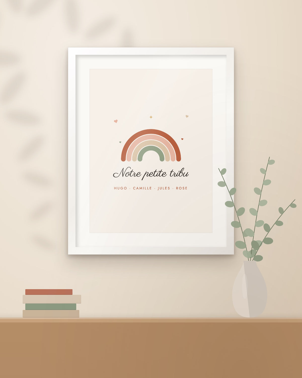 Affiche famille personnalisée Arc-en-ciel, encadrée dans un intérieur